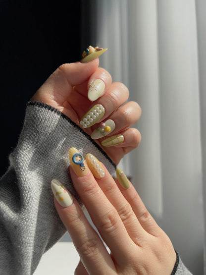 Girl with a Pearl Earring Reusable Press On Nails