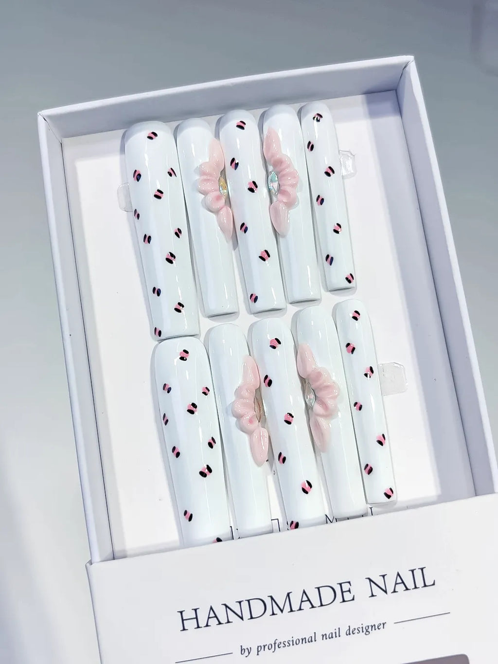 Long White Pink Square Abstract Bow 3D