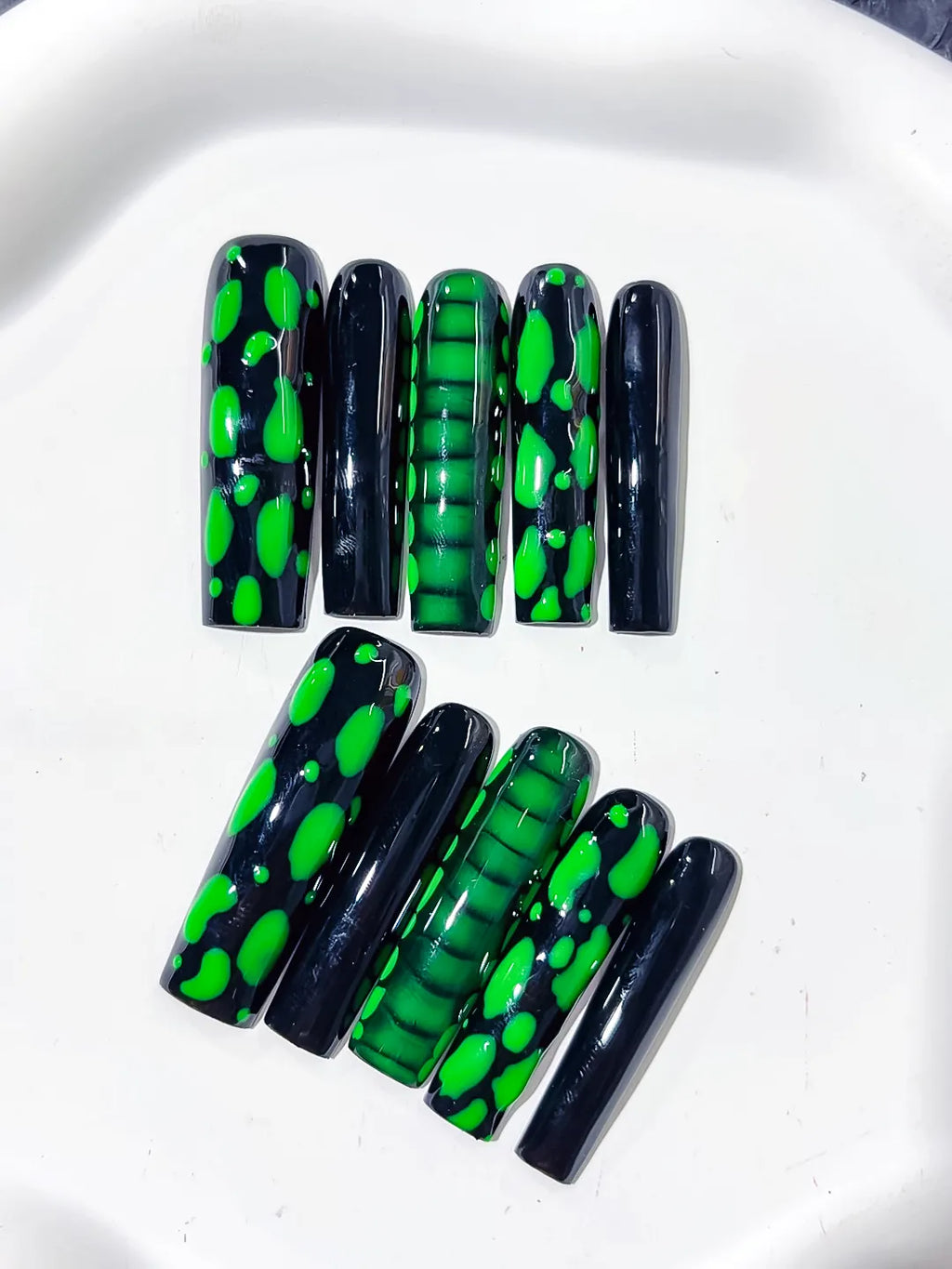 Long Black Green Square Abstract Blob Pattern 3D Texture