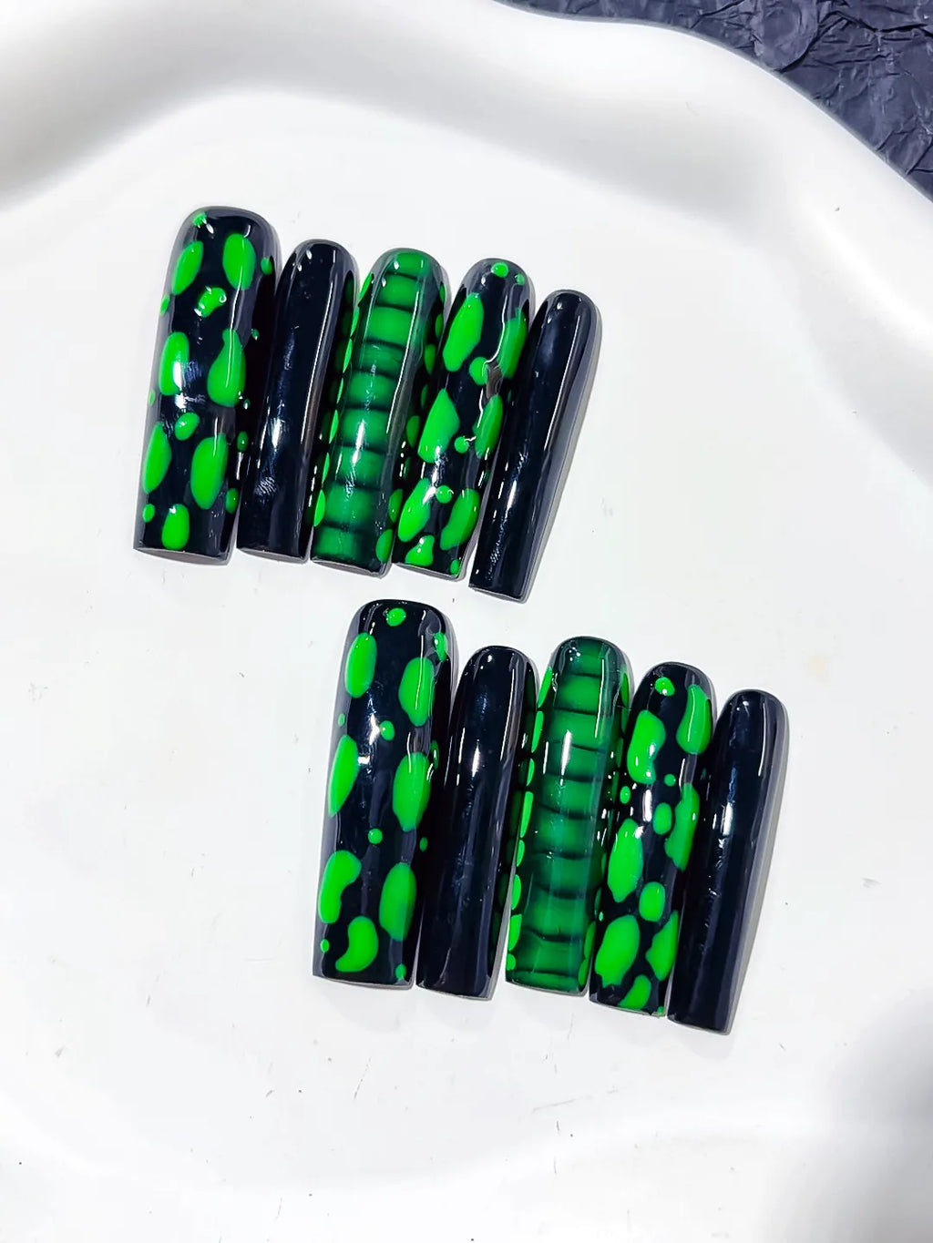 Long Black Green Square Abstract Blob Pattern 3D Texture