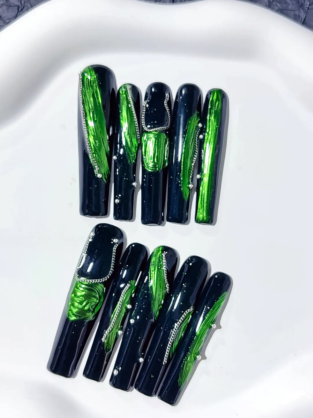 Long Black Green Square Metallic 3D Chain