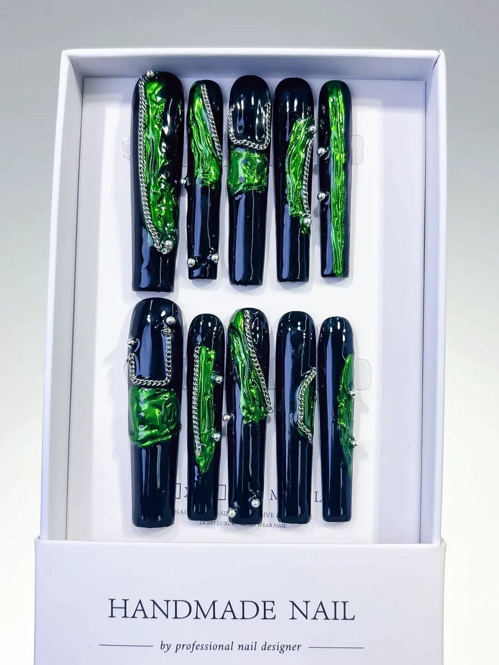 Long Black Green Square Metallic 3D Chain