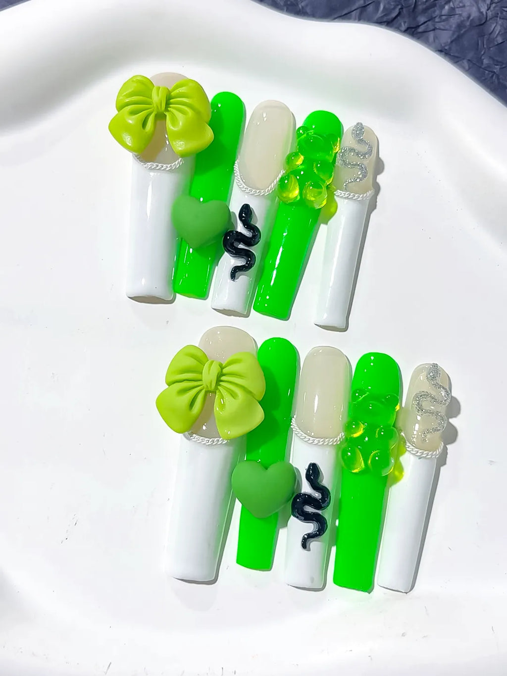 Long White Green Square Solid color Bow Heart
