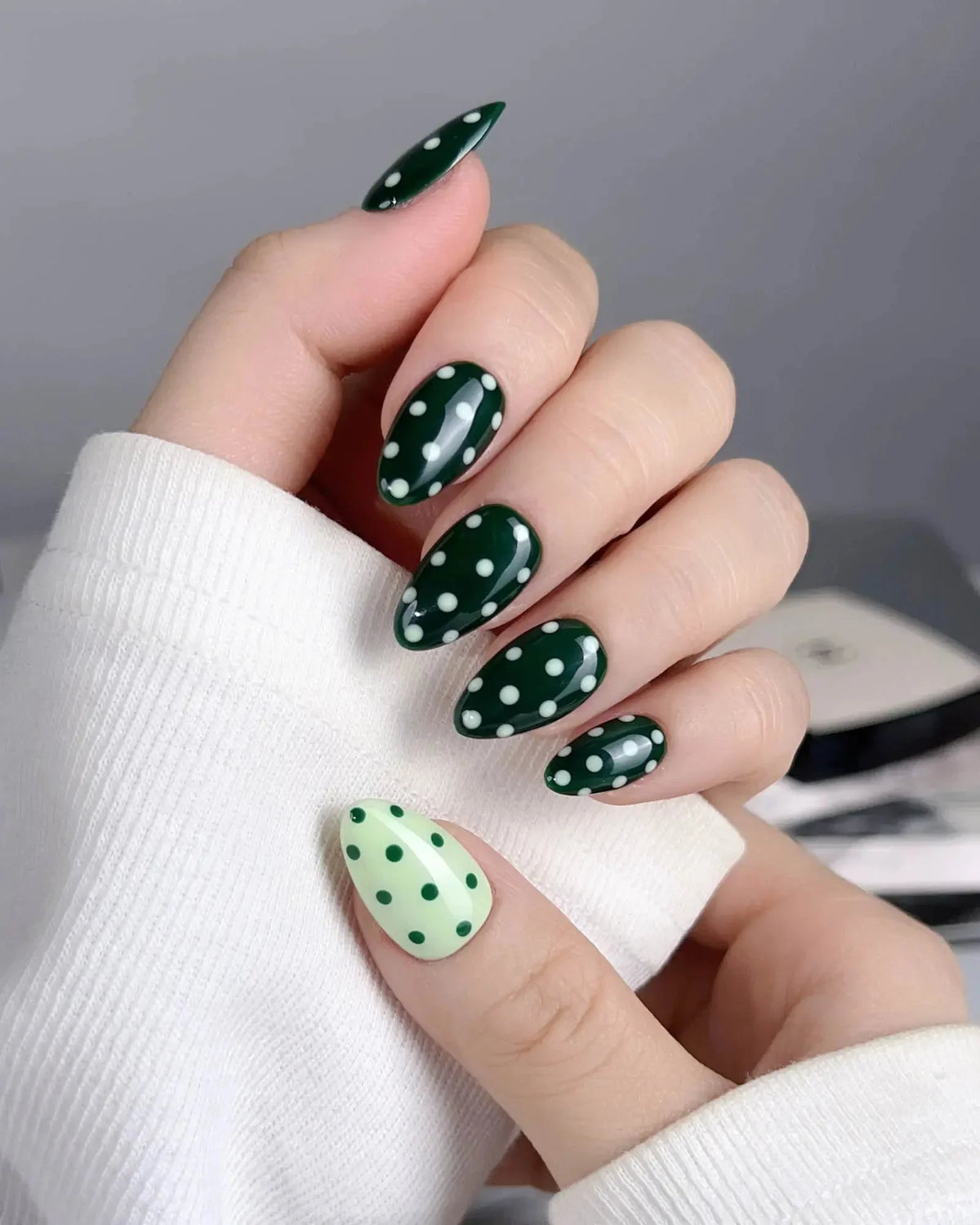 Avocado Shake Reusable Press On Nails