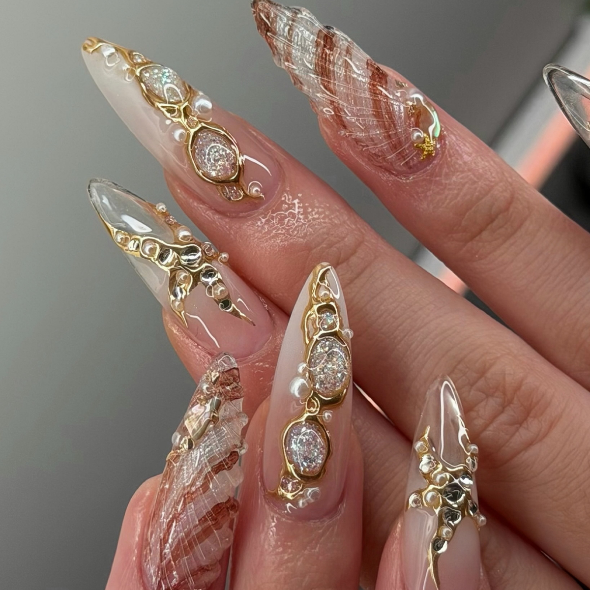 Beach Vacation Press On Nails – Luxury Gold Pearl Seashell Stiletto Fake Nails
