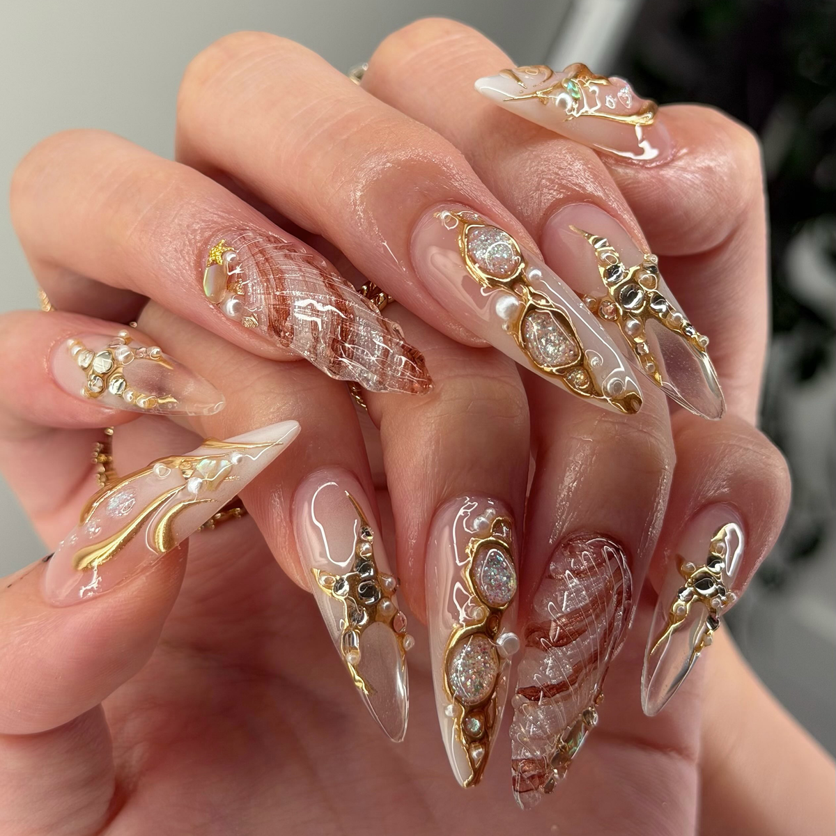 Beach Vacation Press On Nails – Luxury Gold Pearl Seashell Stiletto Fake Nails
