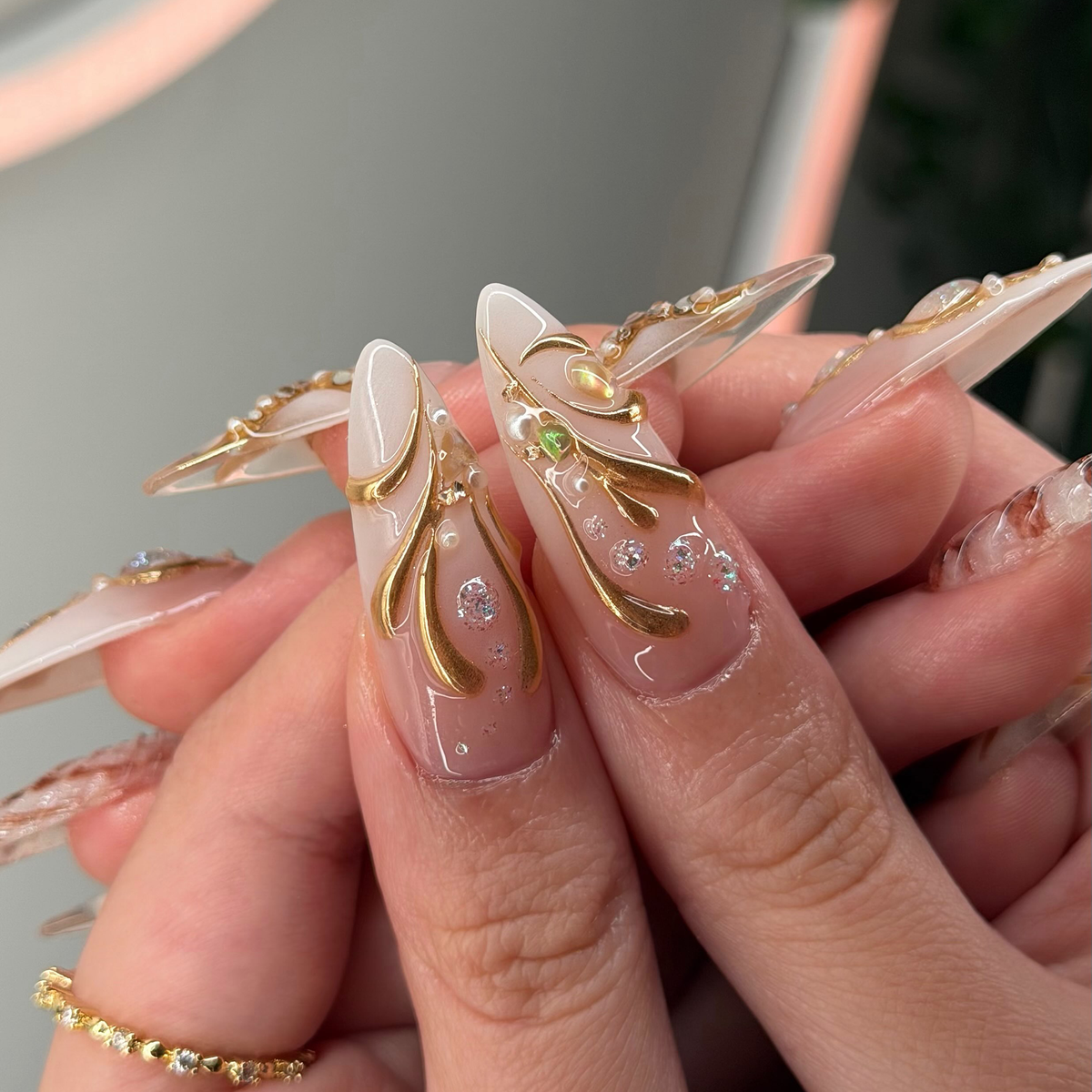 Beach Vacation Press On Nails – Luxury Gold Pearl Seashell Stiletto Fake Nails