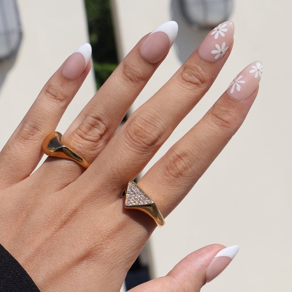 Bloomline White Handmade Press On Nails