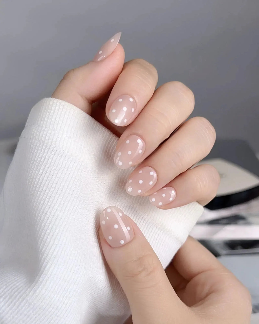 Cloud Cream Mini Reusable Press On Nails