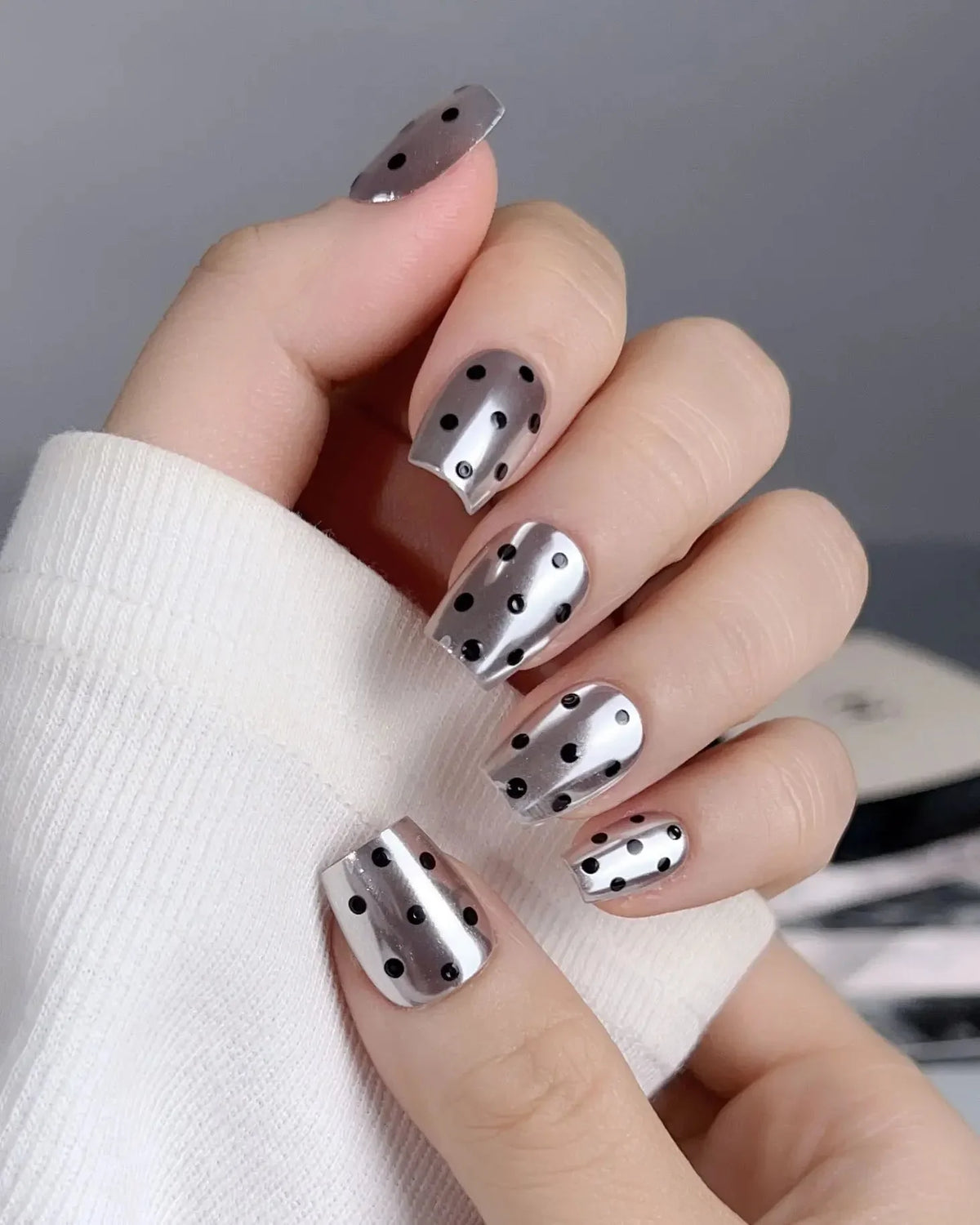 Cosmo Dots Reusable Press On Nails