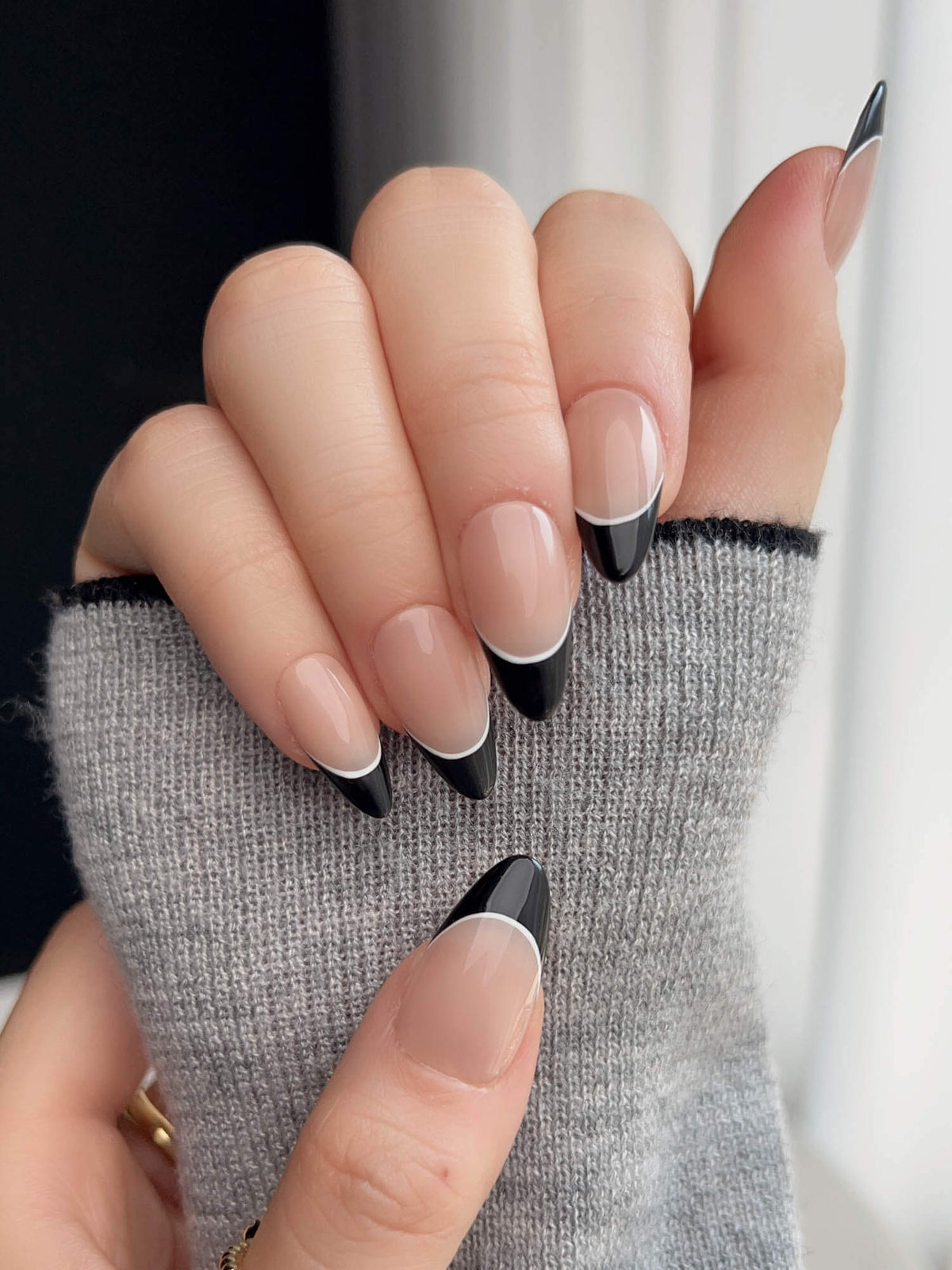 Classic Return Ebony Reusable Press On Nails