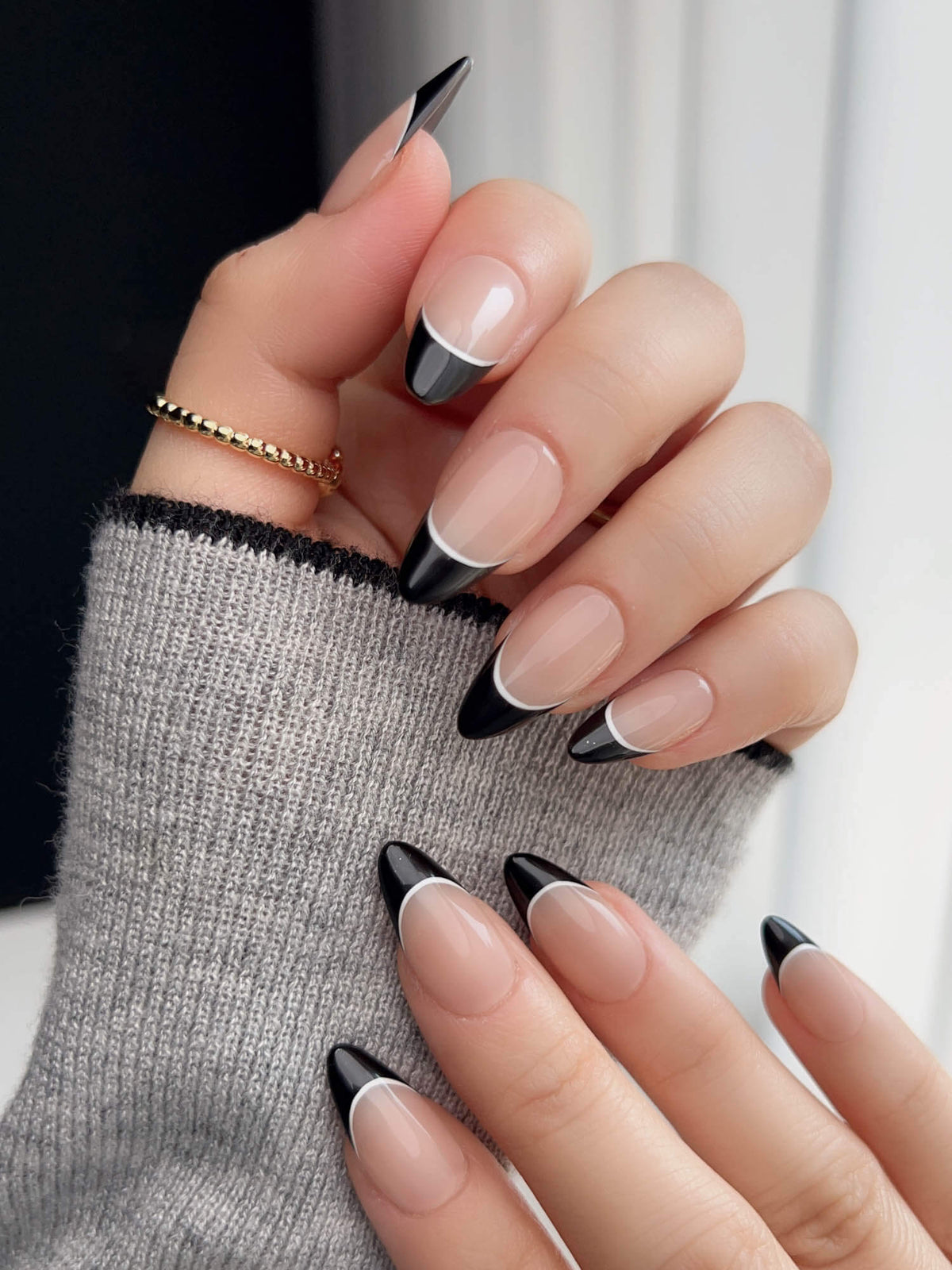 Classic Return Ebony Reusable Press On Nails