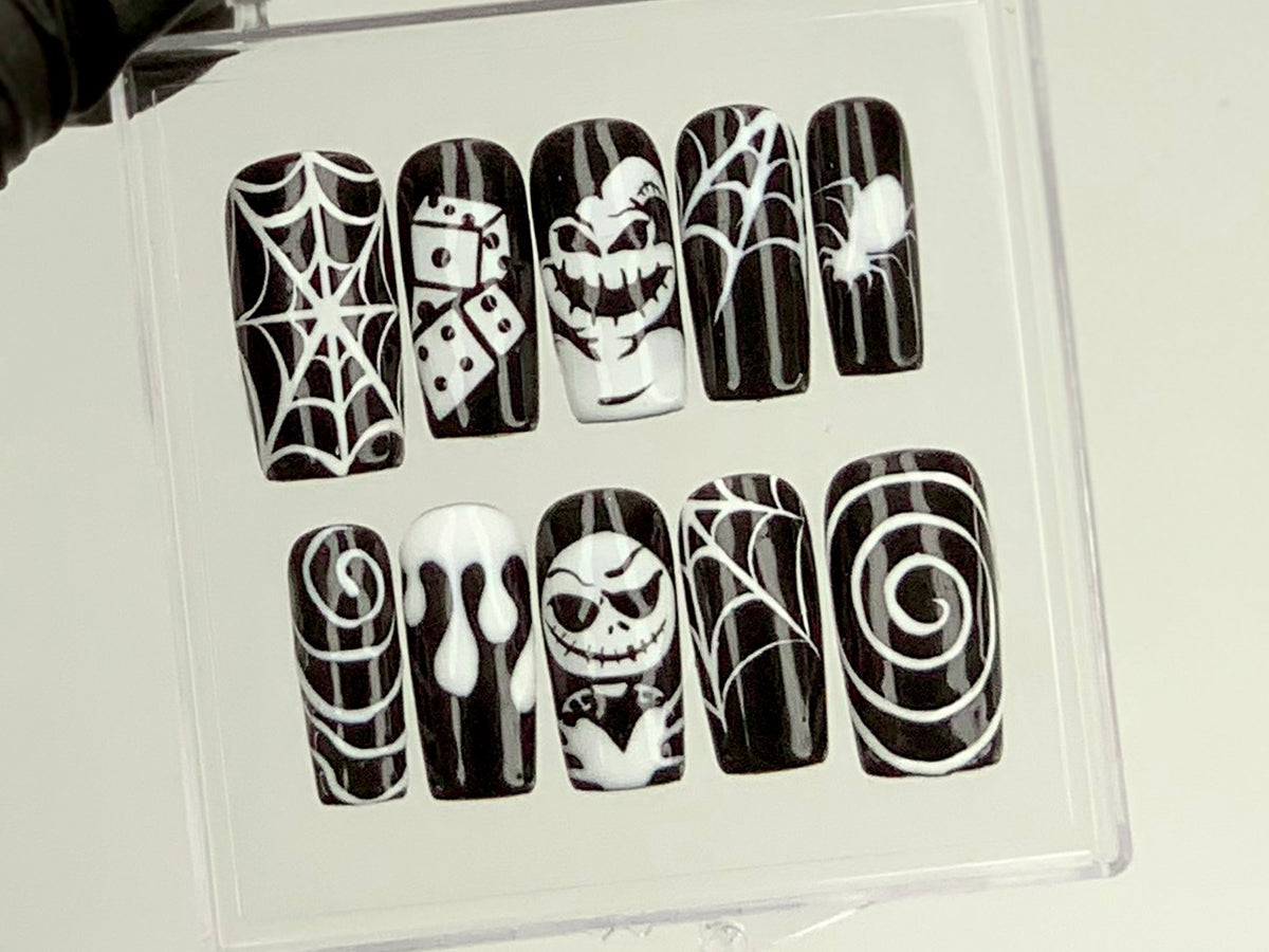 Spooky Halloween Press On Nails, Creepy Cute Nail Art, 3D Spider Web and Skull Acrylic