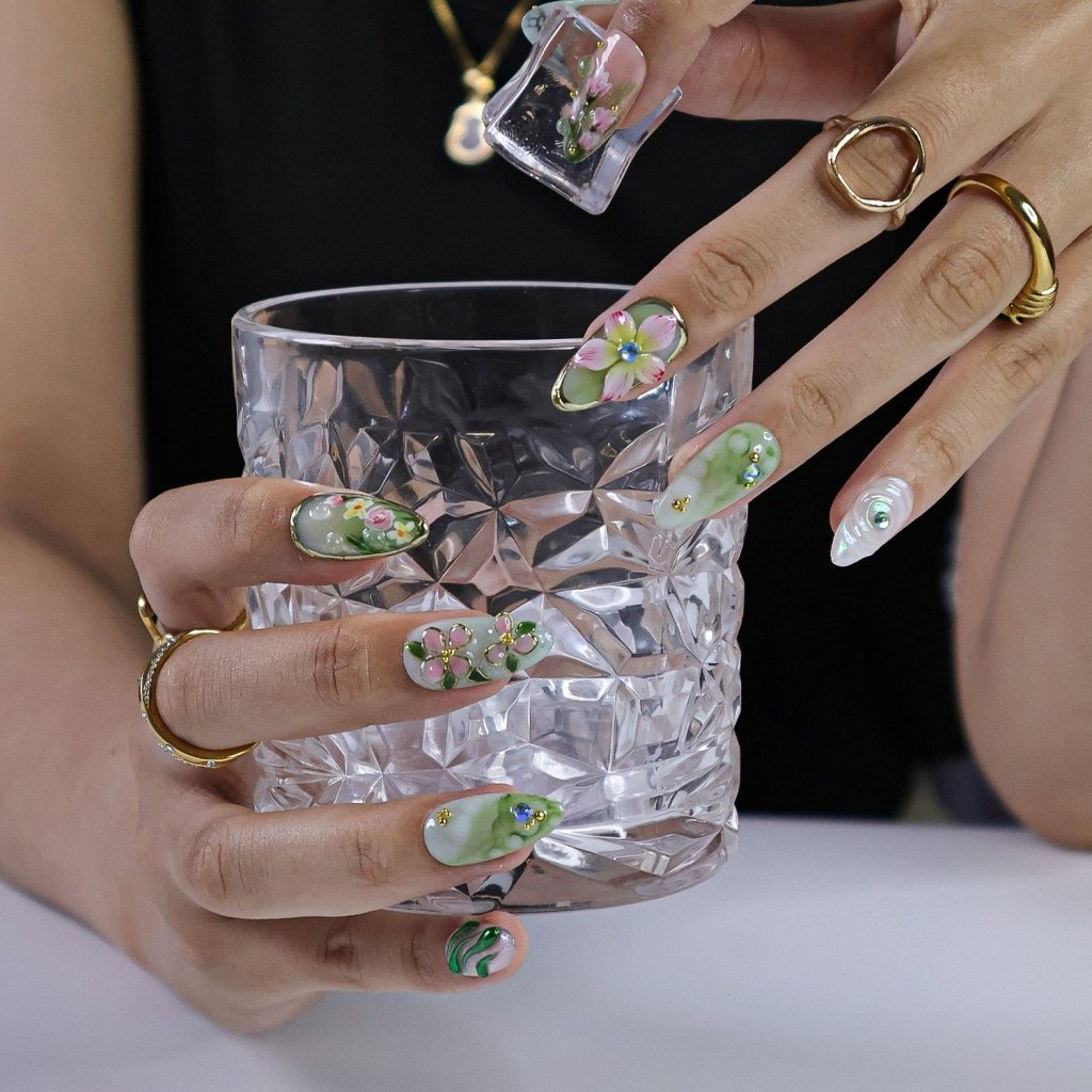 Elyora Green Handmade Reusable Press On Nails