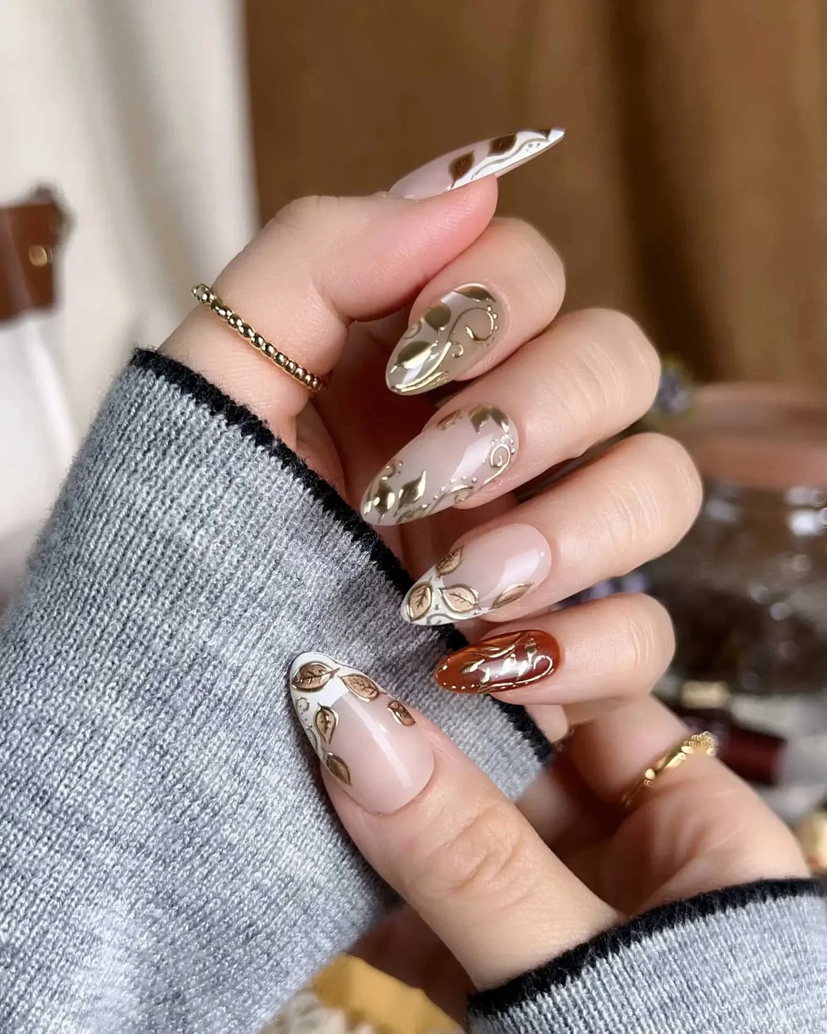 Falling leaves Reusable Press On Nails