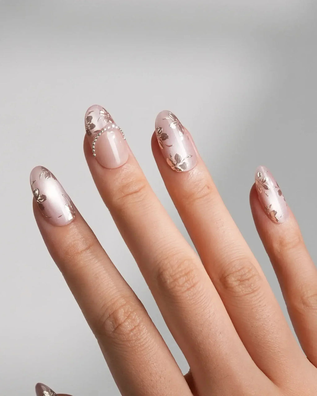 Falling Sakura Gold Reusable Press On Nails
