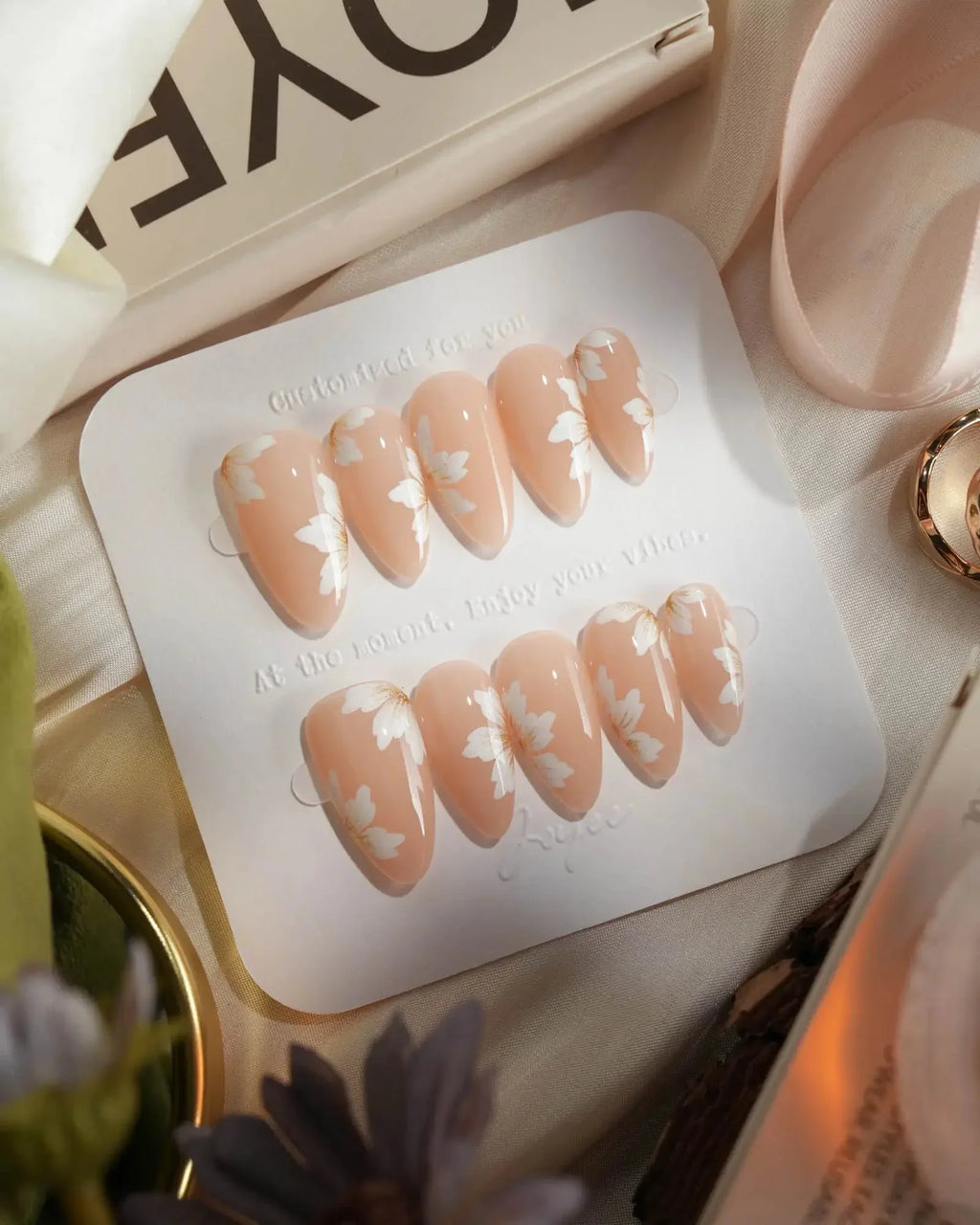 Fleur Fantasy Reusable Press On Nails