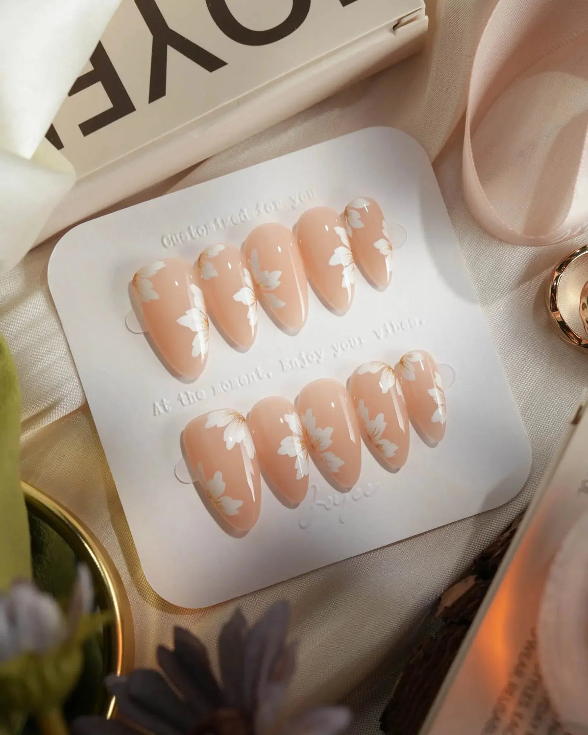Fleur Fantasy Reusable Press On Nails