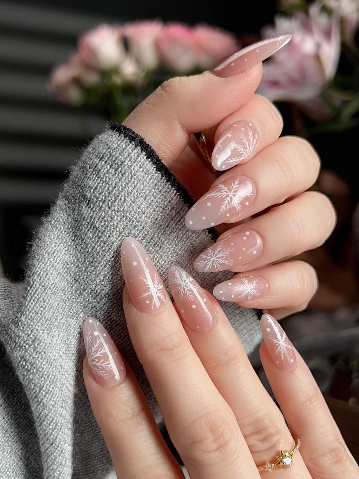 Frost Petals Reusable Press On Nails