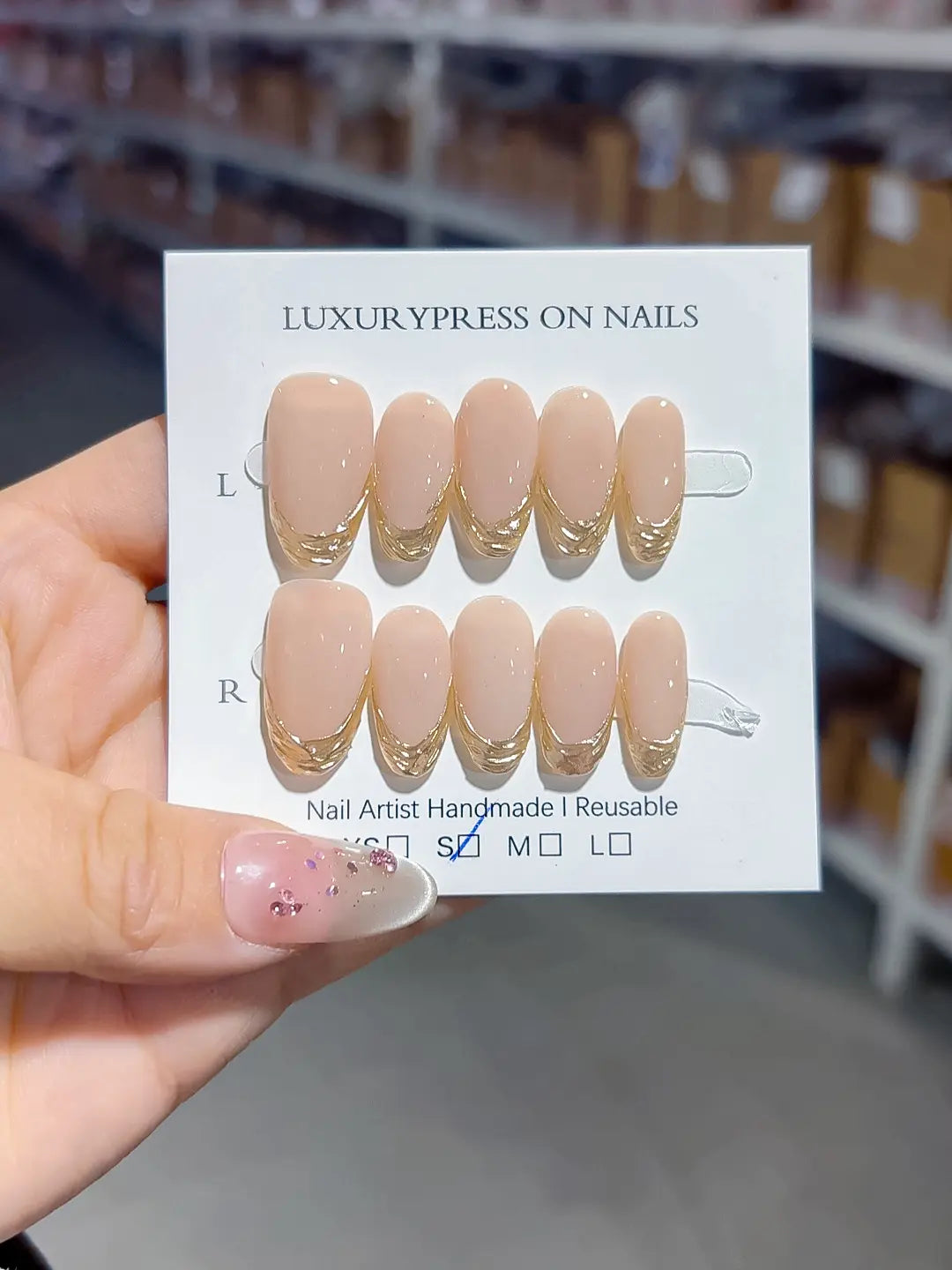 Medium Nude Gold Oval French tip