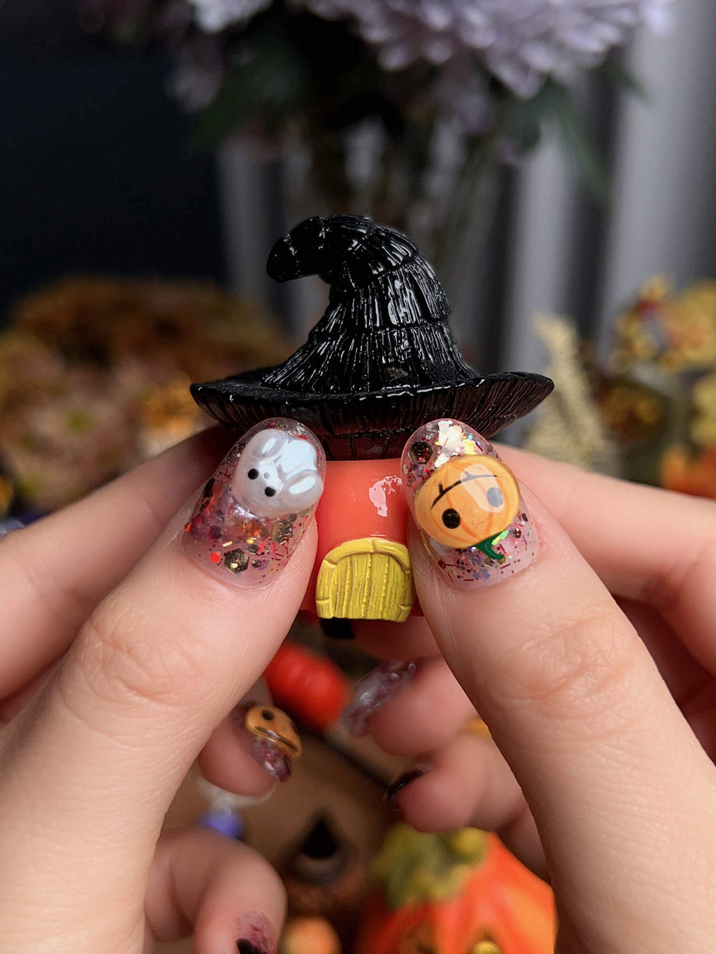 Ghost Kiki Reusable Press On Nails