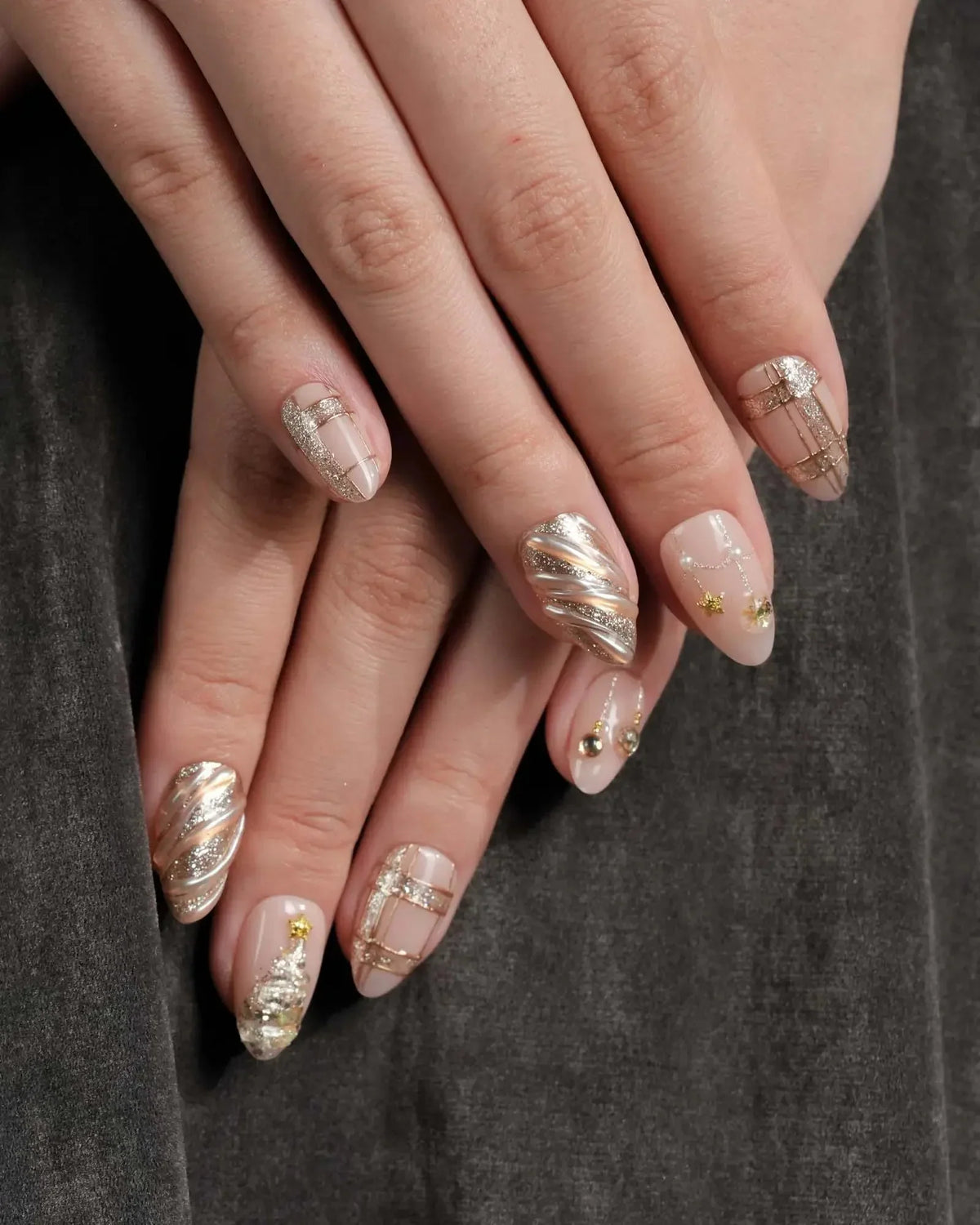 Golden Gift Reusable Press On Nails