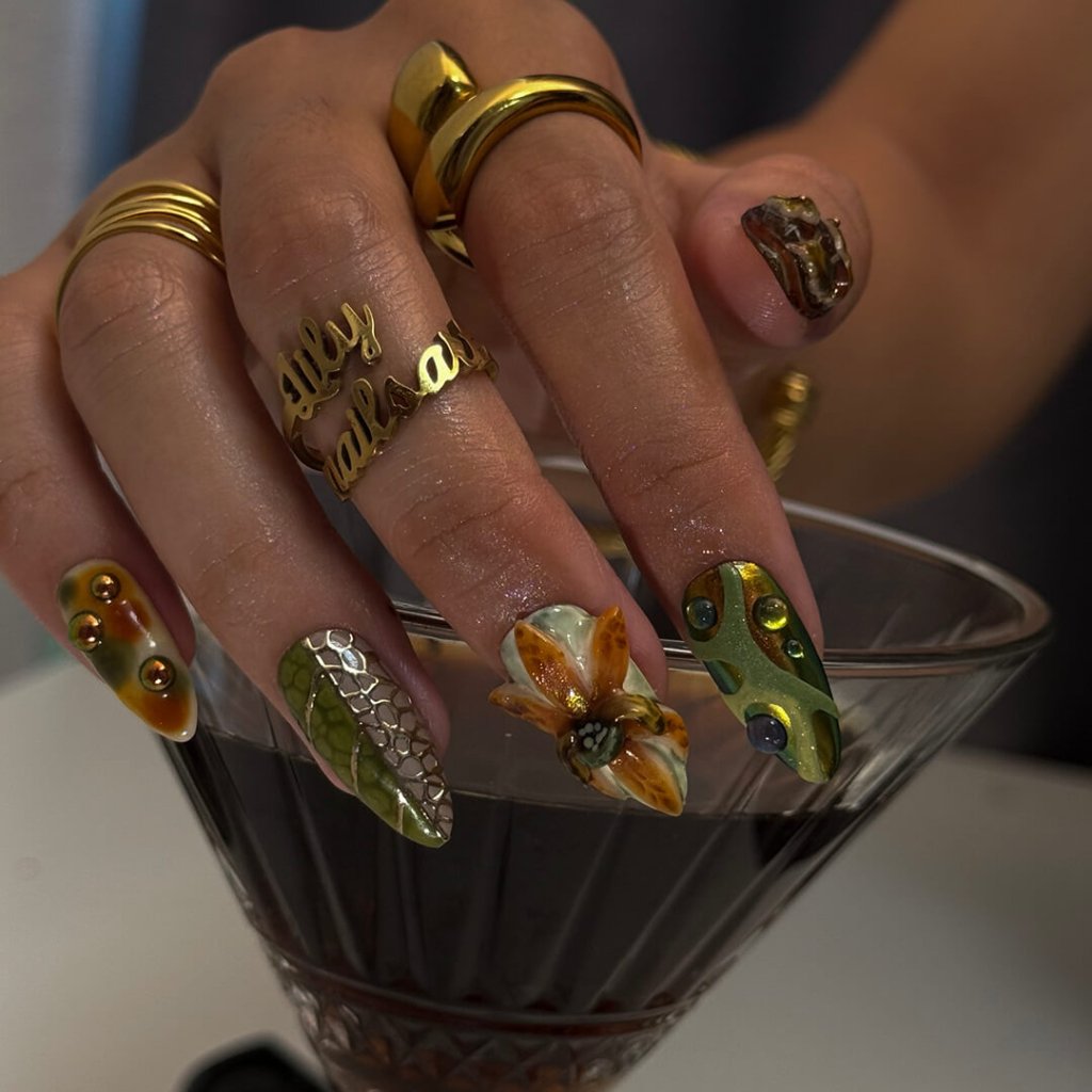 Hidden Wood Floral Botanical Mushroom Brown Green Press On Nails