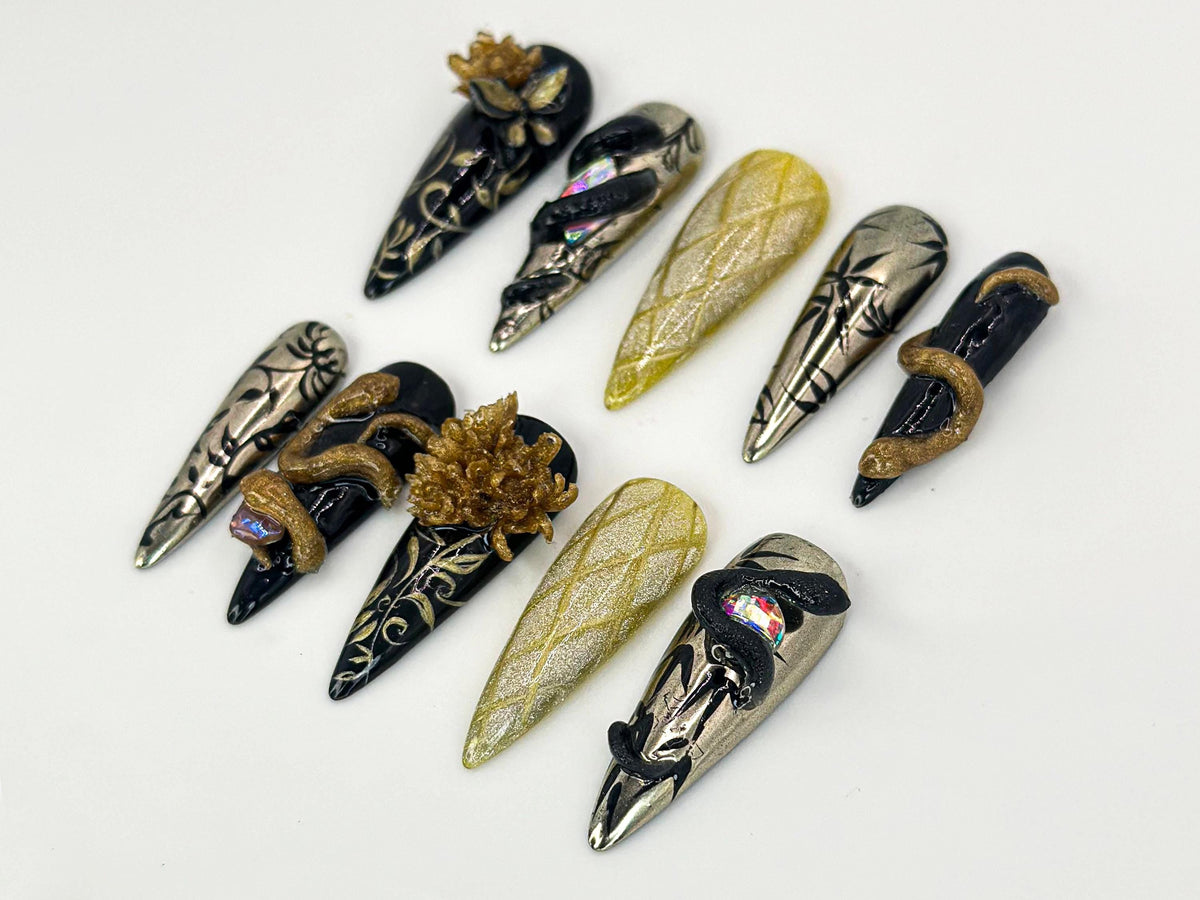 Unique Snake-Inspired Press On Nails | Handmade Snake-Inspired Black & Gold Nail Set | Elegant 3D Snake Design | Long Stiletto Nail |JC637HC