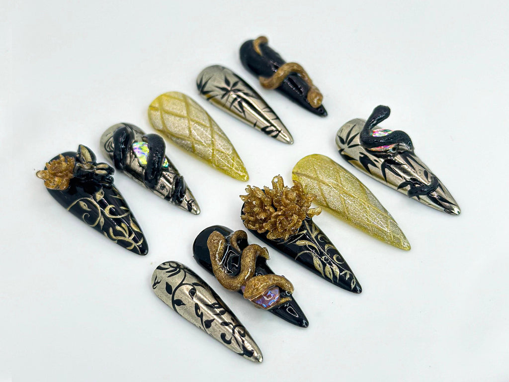 Unique Snake-Inspired Press On Nails | Handmade Snake-Inspired Black & Gold Nail Set | Elegant 3D Snake Design | Long Stiletto Nail |JC637HC