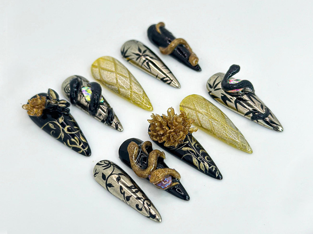Unique Snake-Inspired Press On Nails | Handmade Snake-Inspired Black & Gold Nail Set | Elegant 3D Snake Design | Long Stiletto Nail |JC637HC