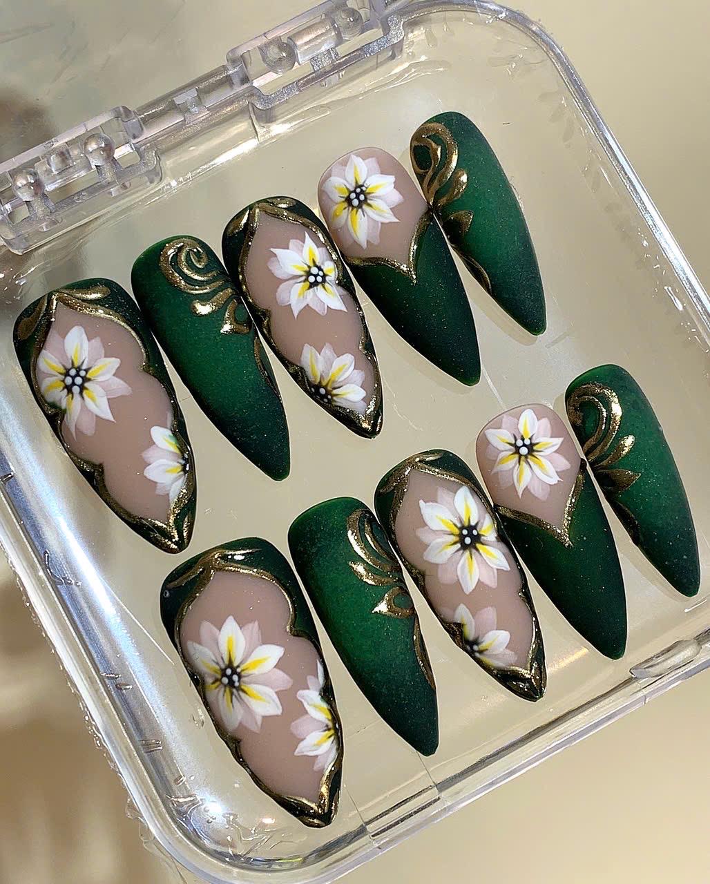 Green Floral Press On Nails: Matte Stiletto with Gold Leaf & White Flowers