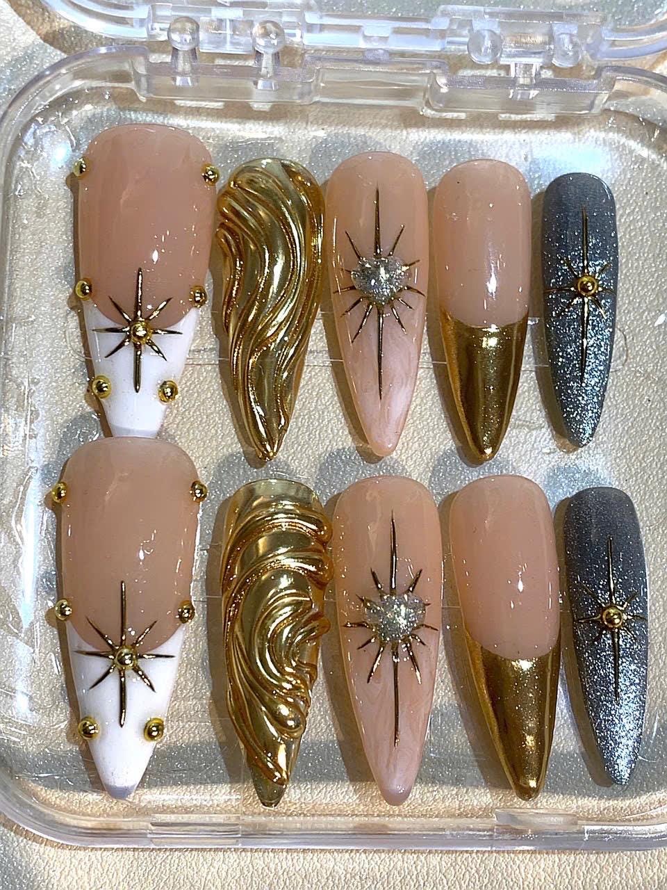 Gold Chrome Press On Nails – 3D Metallic Starburst, Cosmic Glam