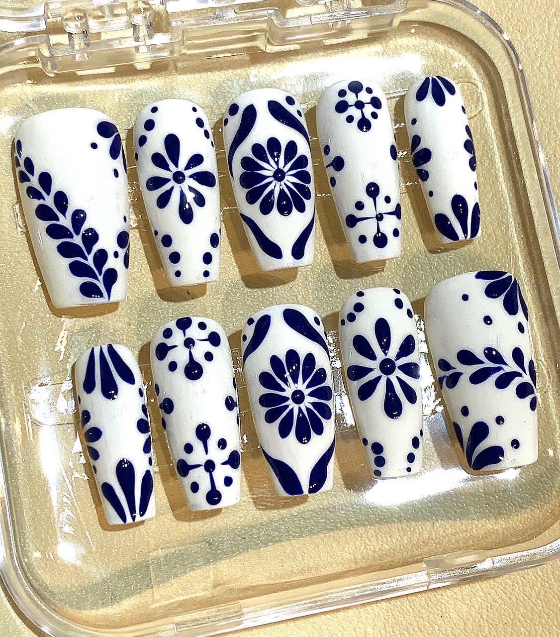 Hand-Painted Blue Floral Press On Nails: Reusable Elegant Nail Art