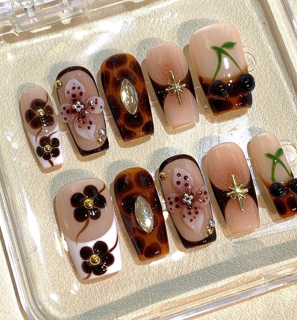 Tortoiseshell Flower Press On Nails: 3D Floral Nail Art with Gold Charms