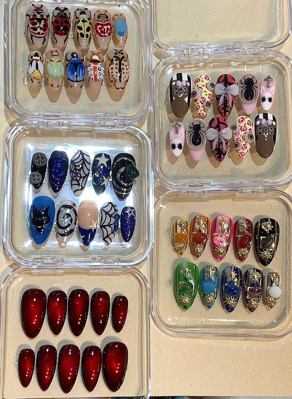 Witchy Press On Nails: Black Cat, Starry Sky & Spider Web - Glow in the Dark
