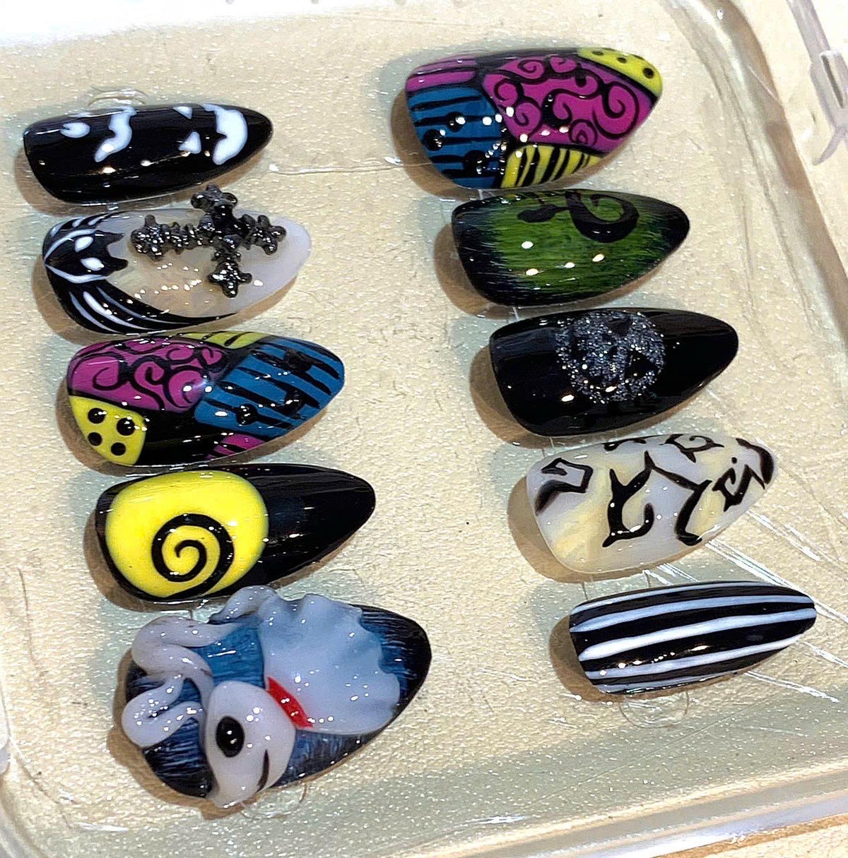 Nightmare Before Christmas Press On Nails: Spooky Handmade Gothic Nail Art