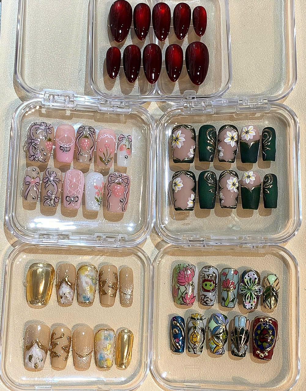 Green Floral Press On Nails: Matte Stiletto with Gold Leaf & White Flowers