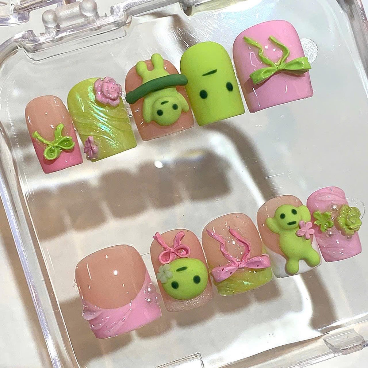 Kawaii 3D Alien Press On Nails – Green & Pink Nail Set