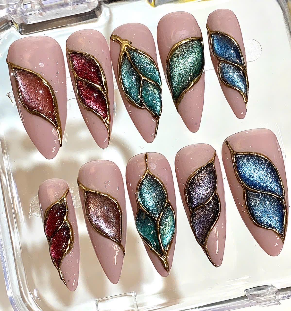 Metallic Leaf Press On Nails – Elegant Nude Gold Design