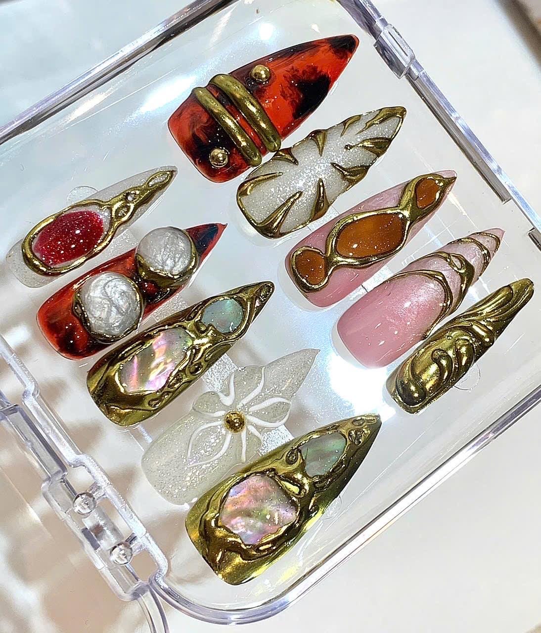 Gold 3D Press On Nails – Pearl, Crystal & Floral Luxury Nail Set