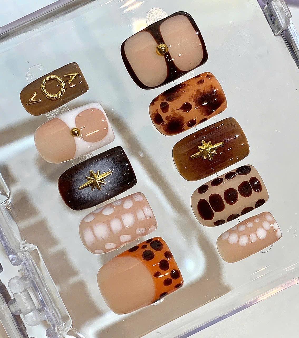 Brown Nude Press On Nails – Retro Dot & Geometric Design Nail Set