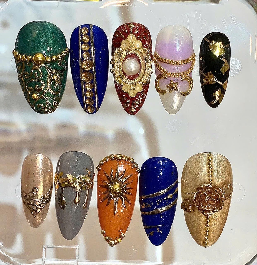 Royal Luxury Press On Nails – Gold Pearl & Gemstone Vintage Nail Set