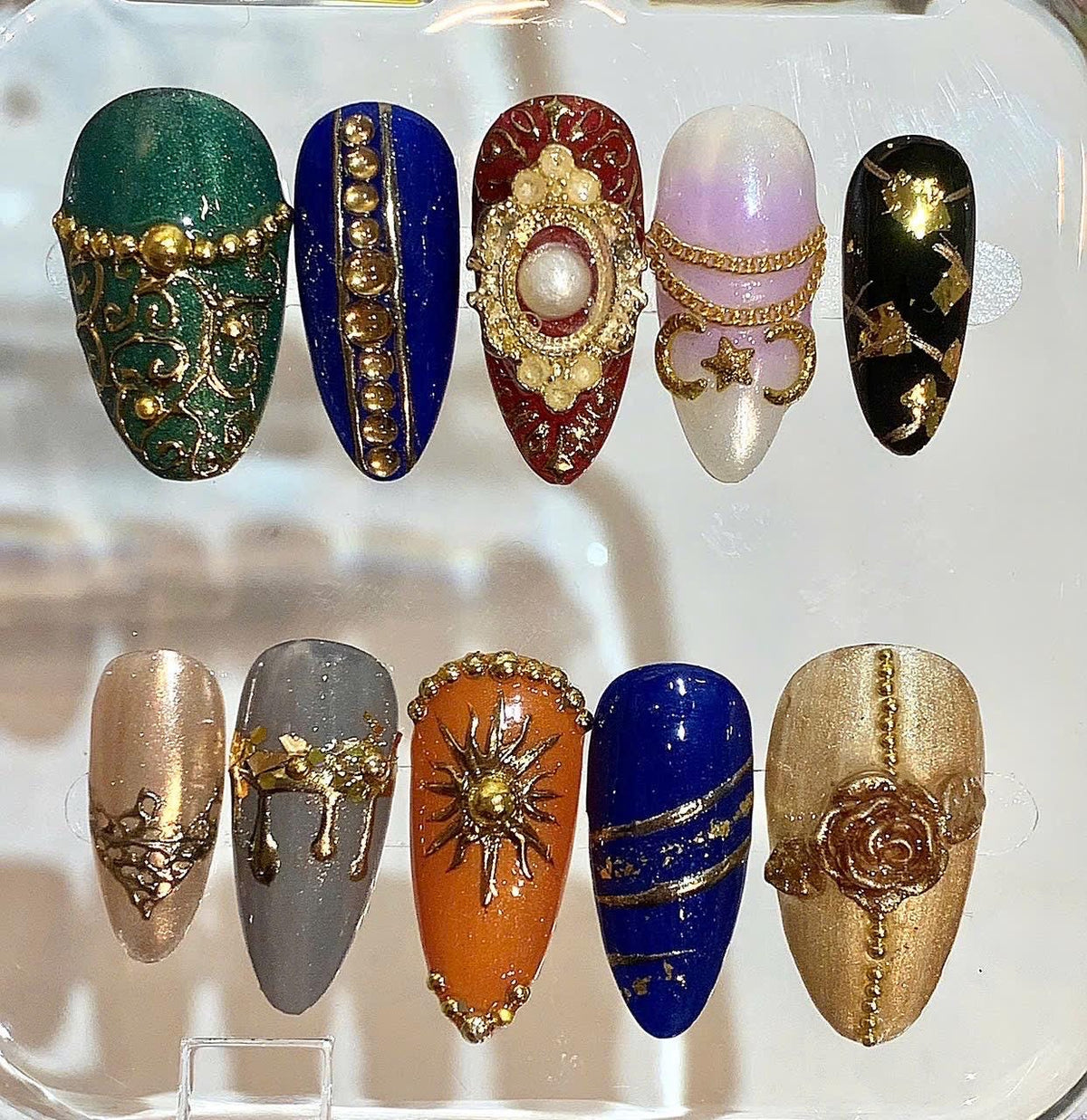 Royal Luxury Press On Nails – Gold Pearl & Gemstone Vintage Nail Set
