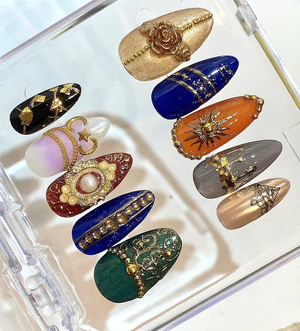 Royal Luxury Press On Nails – Gold Pearl & Gemstone Vintage Nail Set