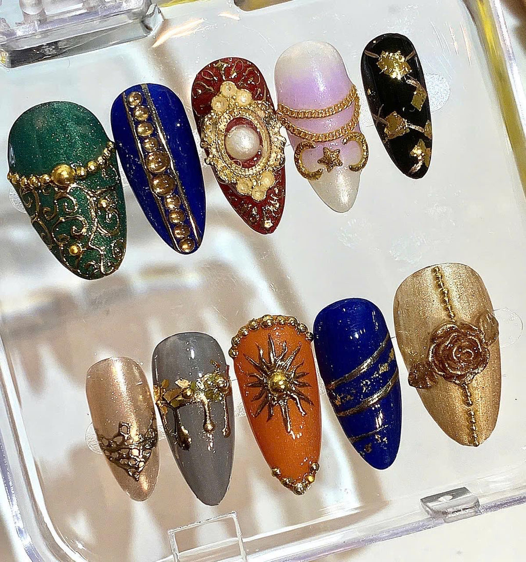 Royal Luxury Press On Nails – Gold Pearl & Gemstone Vintage Nail Set