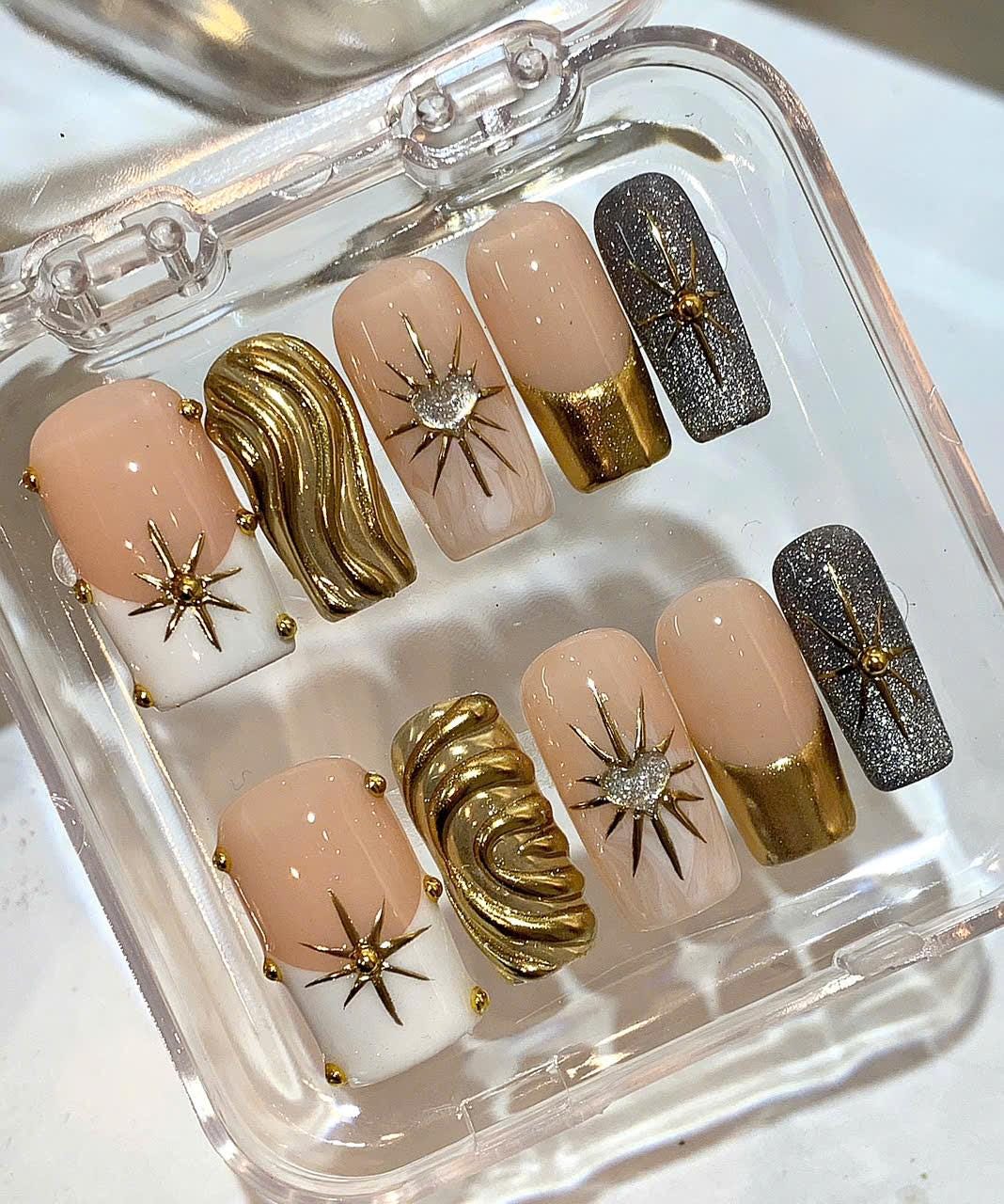 Gold Chrome Press On Nails – 3D Metallic Starburst, Cosmic Glam