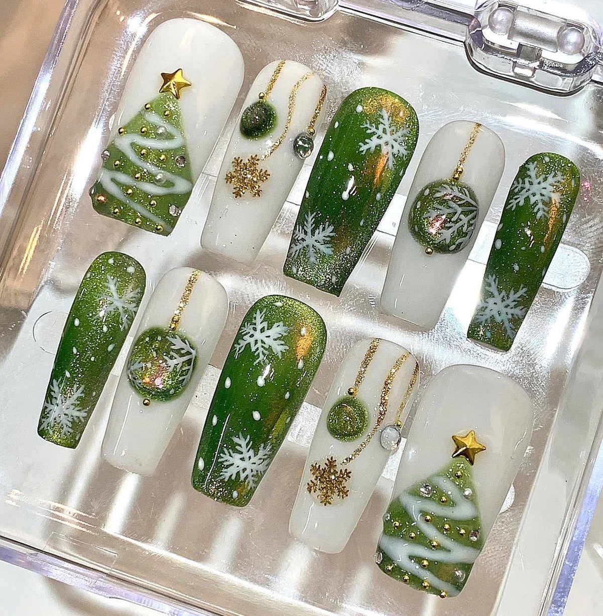 Green Christmas Tree Press On Nails - Holiday Snowflake Fake Nails