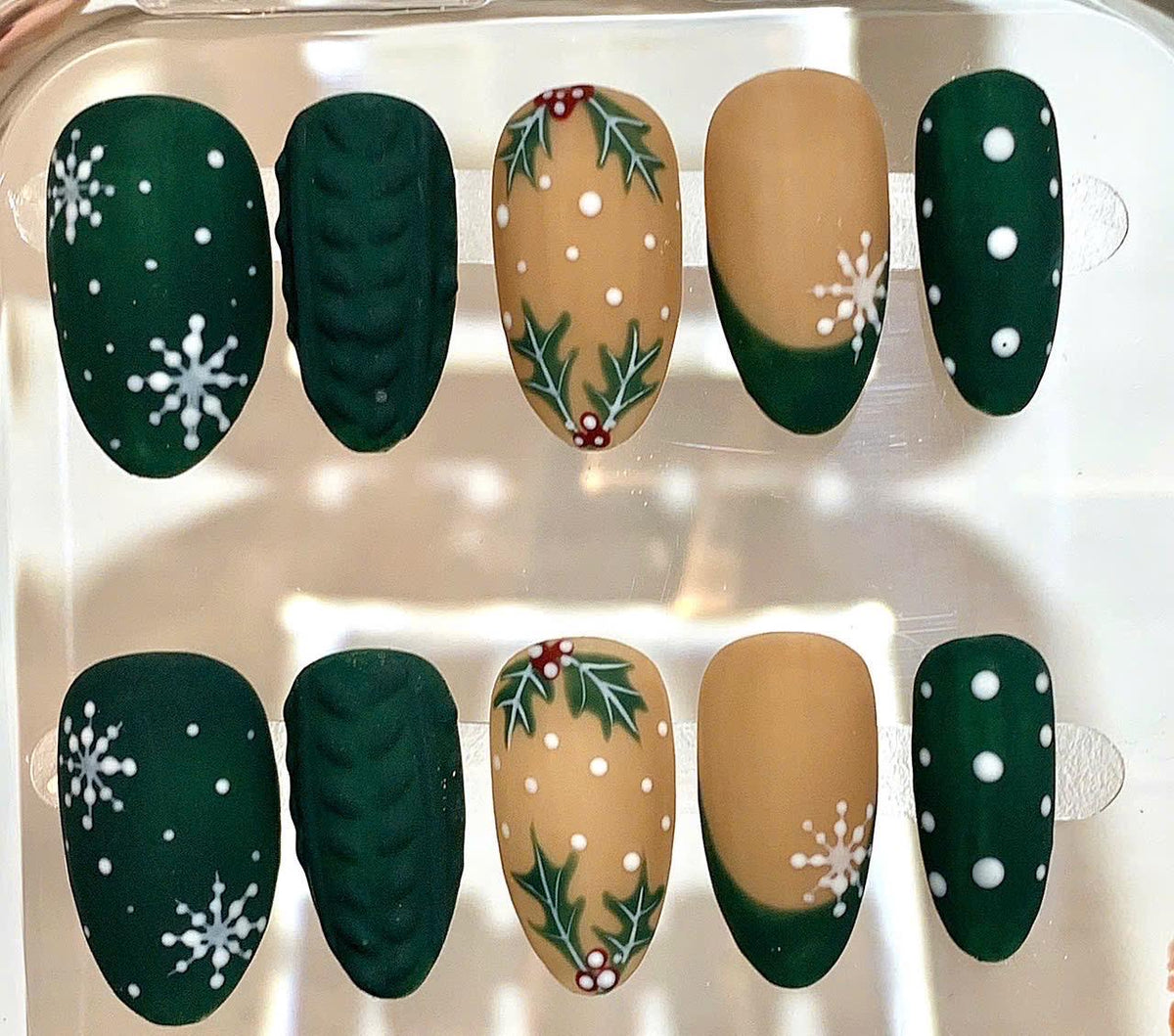 Christmas Green Sweater Press On Nails – Cozy Matte Holiday Set
