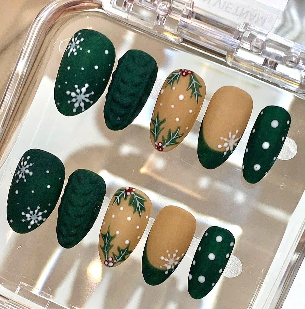 Christmas Green Sweater Press On Nails – Cozy Matte Holiday Set