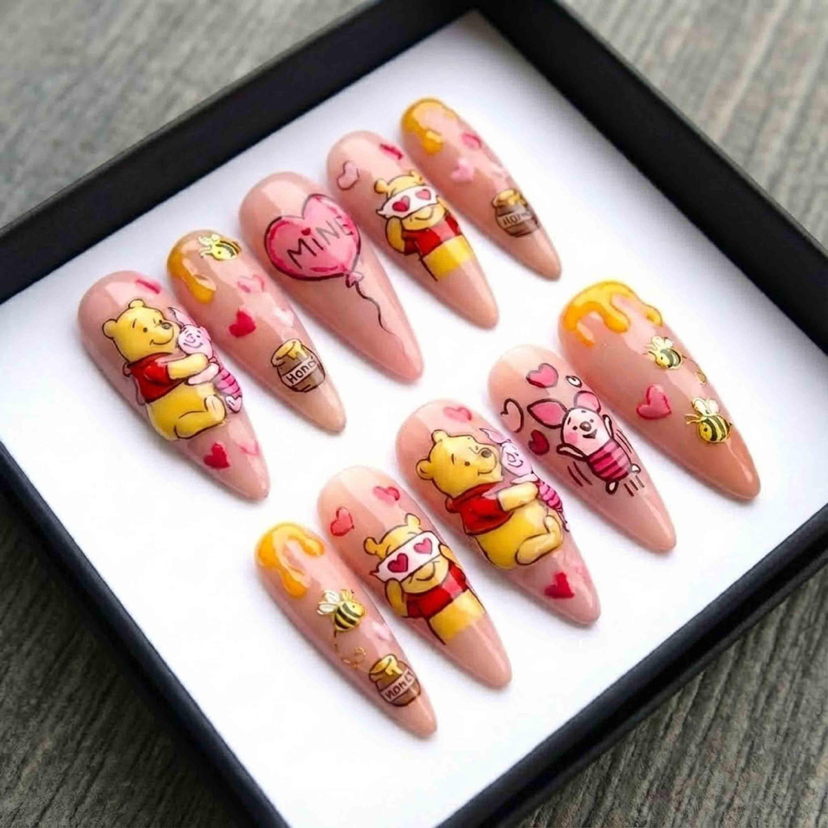 Winnie The Pooh Piglet Pink Hearts Press On Nails, Cute Hand Painted 3D Honey Drip, Kawaii Valentine Lovecore Nails Set